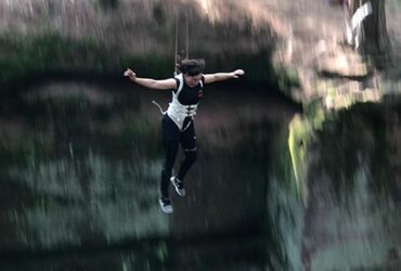 STUNT PERFORMER